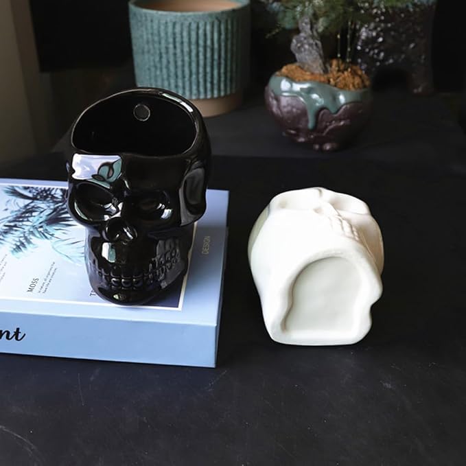 Skull-Shaped Toothbrush Holder, Skull Ceramic Small Storage Tube, Skull Pen Holder, Skull Succulent Flower Pot, Creative Decoration, Wall-Mounted Small Storage Tube (Black Skull)